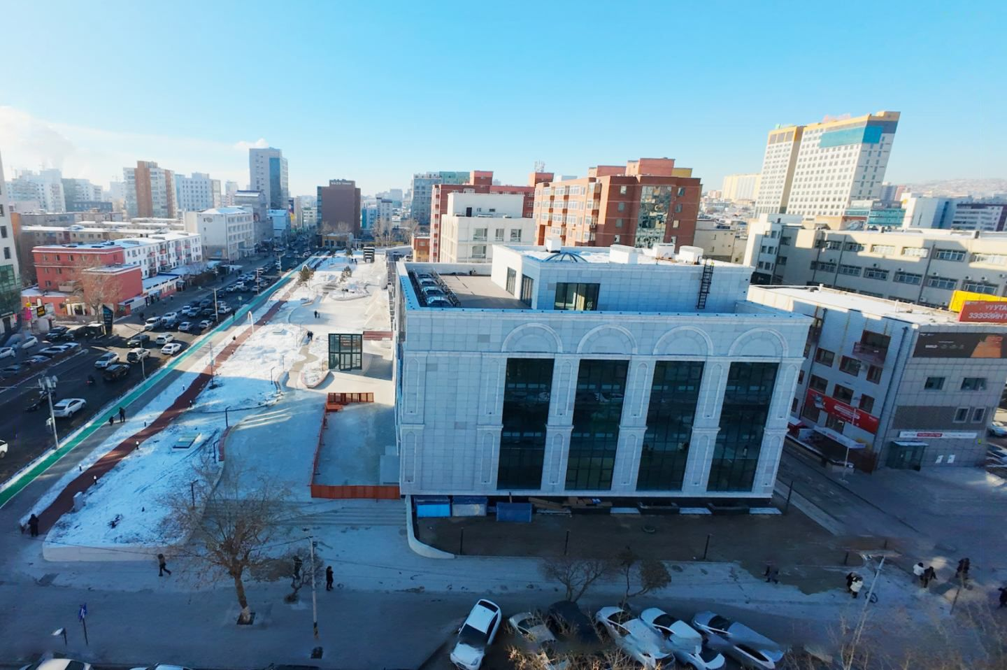 Архитектурын орчин үеийн шийдлийг үндэсний хэв маягтай хослуулсан “Урт цагаан” үйлчилгээний төвийг улсын комисс хүлээн авлаа